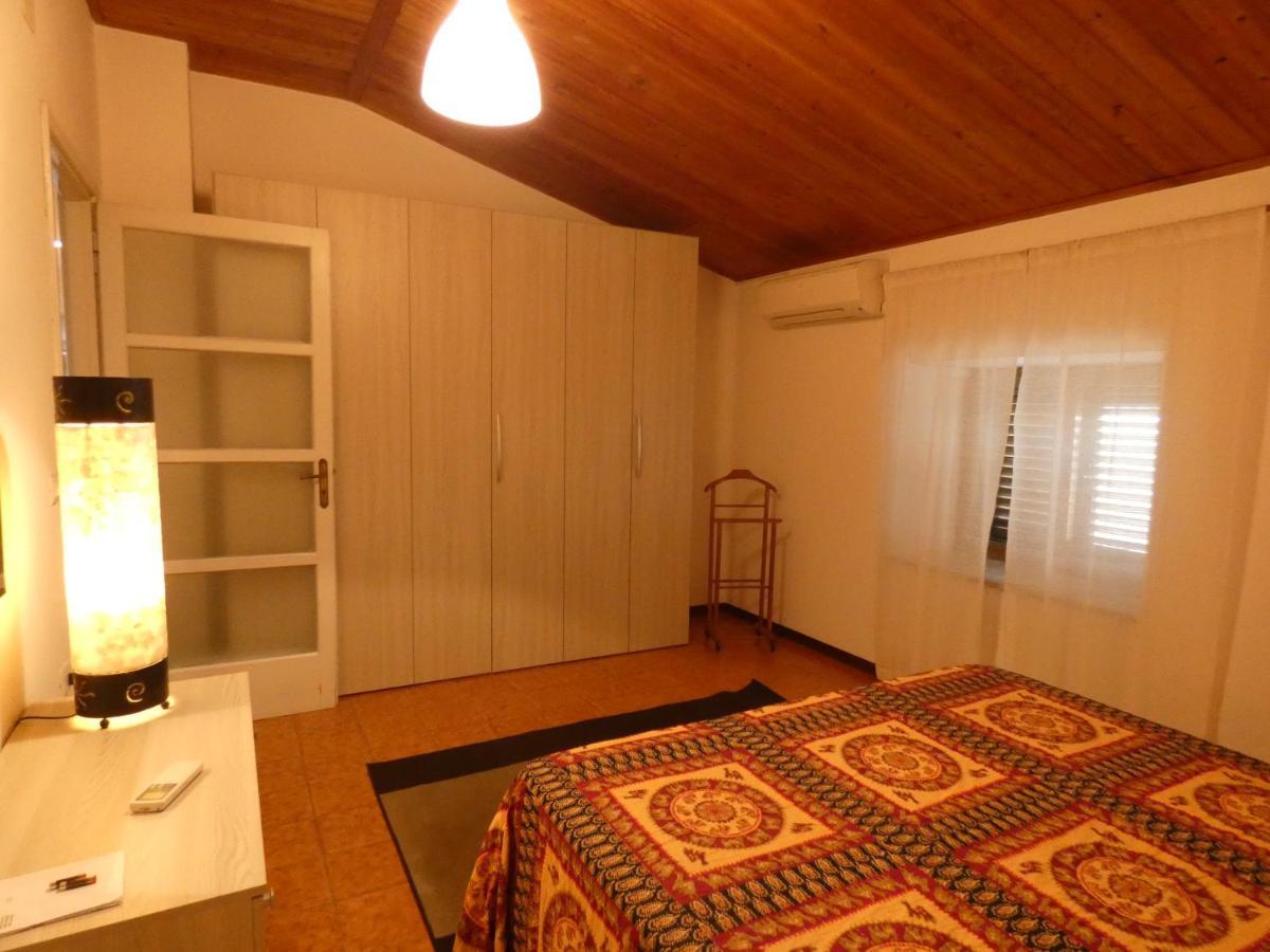 Holiday House Apartment Santa Severina Bagian luar foto